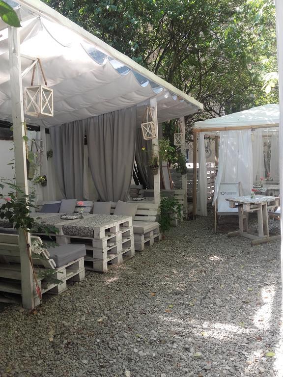 Hostel Al Fresco クラクフ エクステリア 写真